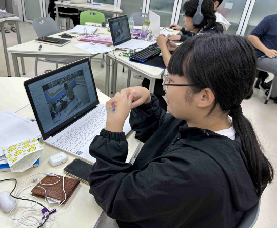 군서 미래국제학교 온라인 수업 교류/사진제공=경기도교육청